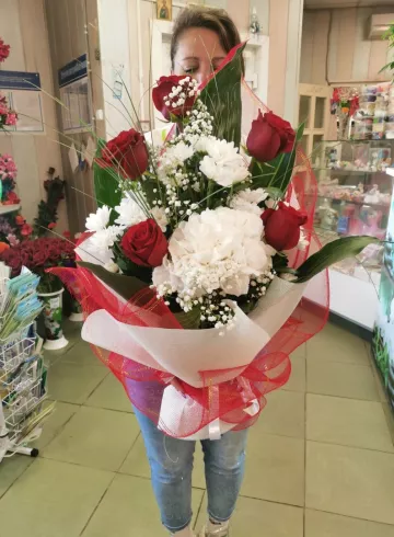 Букет &laquo;Чудо света&raquo; от интернет-магазина цветов в 