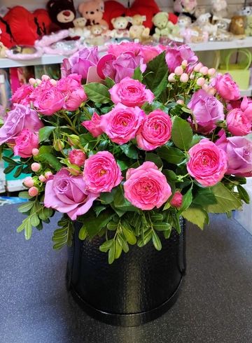  кустовые в коробке от интернет-магазина цветов в 