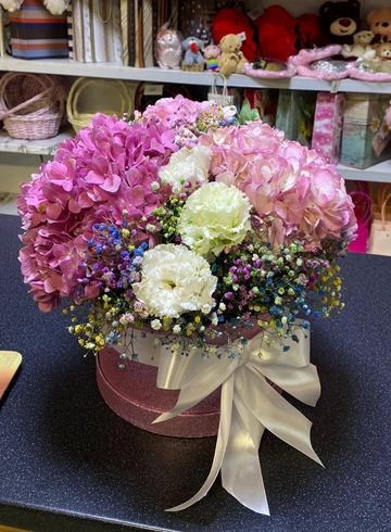 Композиция с гартензии  от интернет-магазина цветов в 