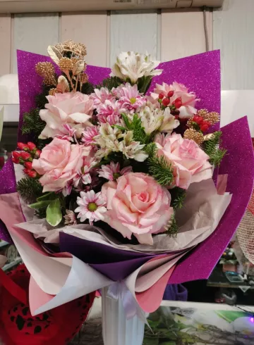 Сборный букет «Бум» от интернет-магазина цветов в 