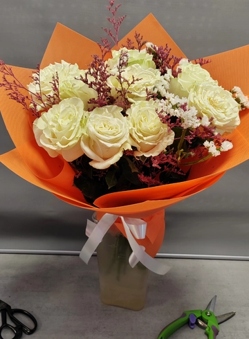 Осенний букет королевы от интернет-магазина цветов в 